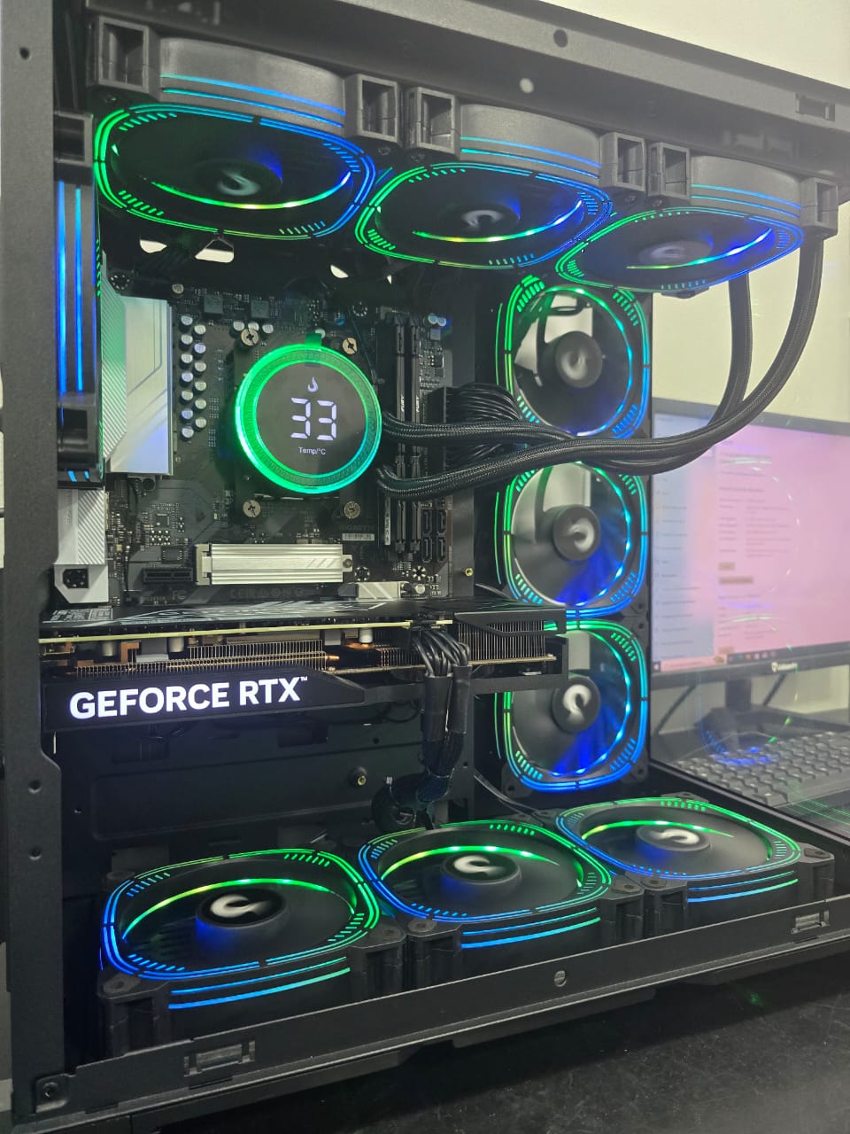PC GAMER AM5 5070