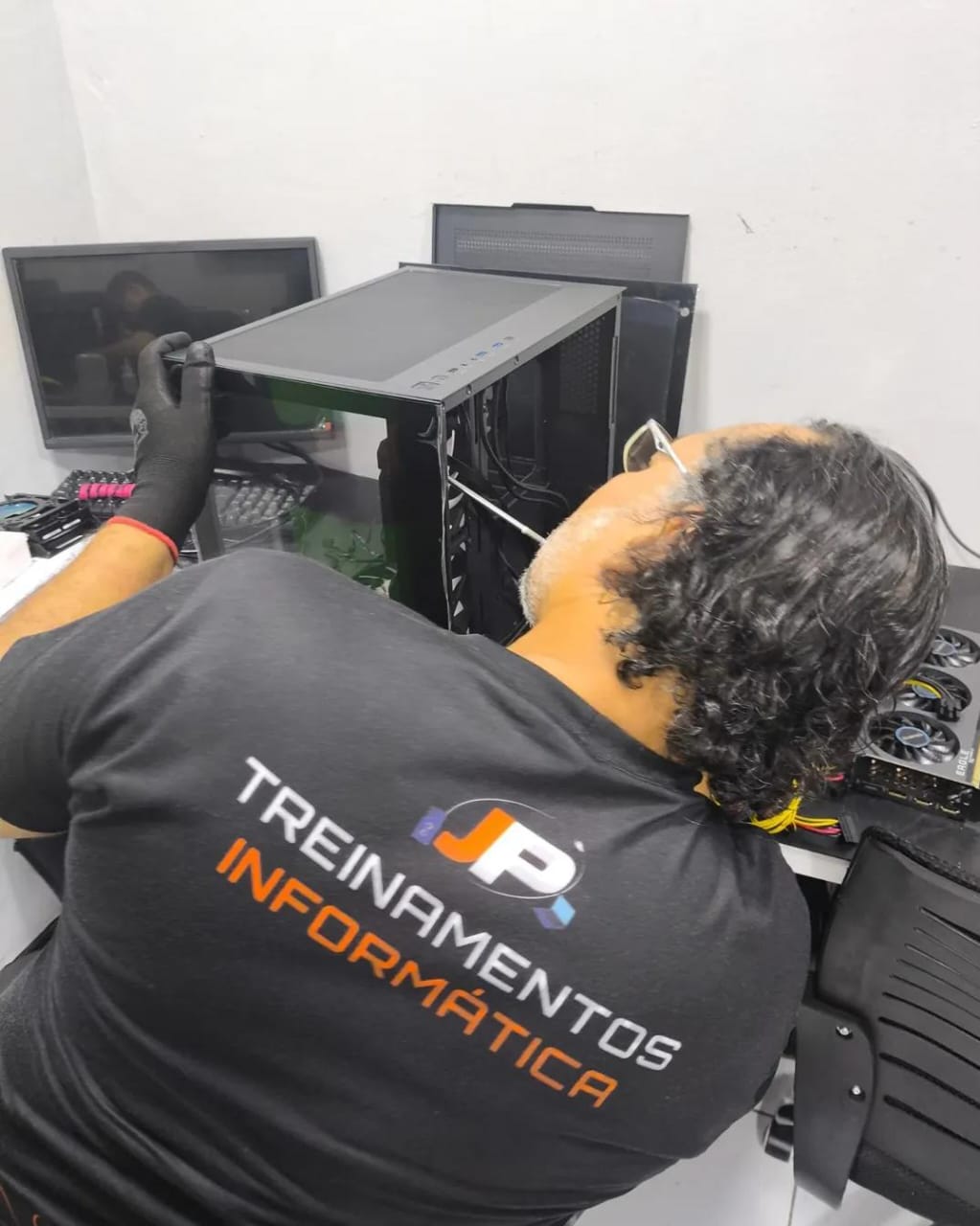 CURSO DE MONTAGEM E MANUTENÇÃO DE PC GAMER