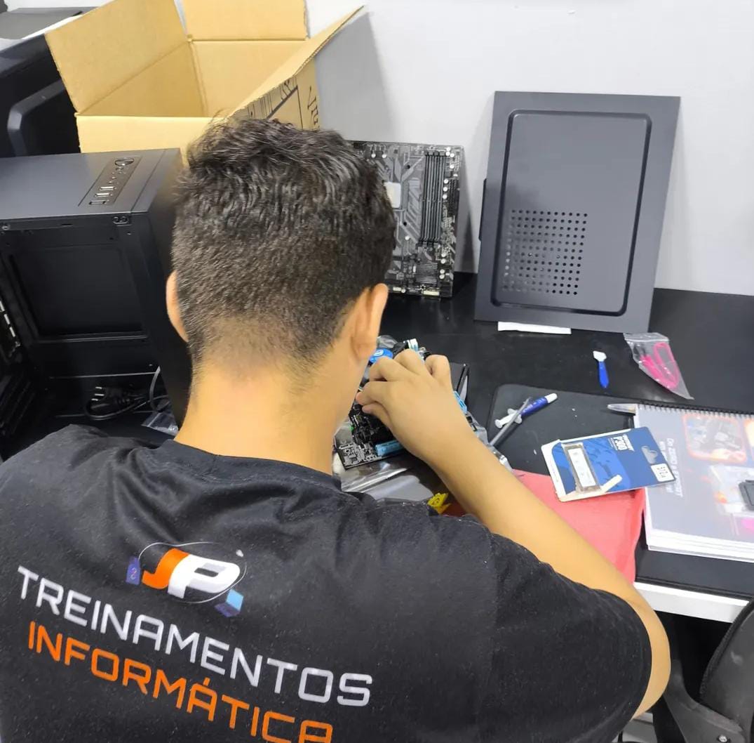 CURSO DE MONTAGEM E MANUTENÇÃO DE PC GAMER